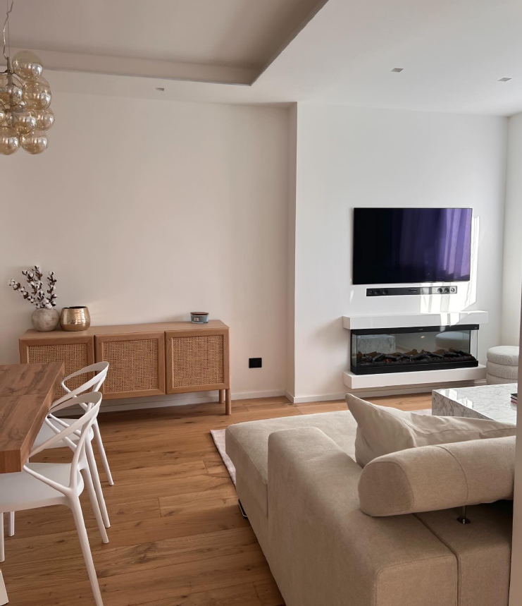 Soggiorno con camino elettrico